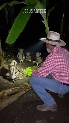 Don Justino puso a chambear a los duendes