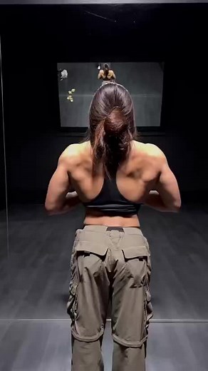 Bodybuilder Posing Techniques for Muscle Definition