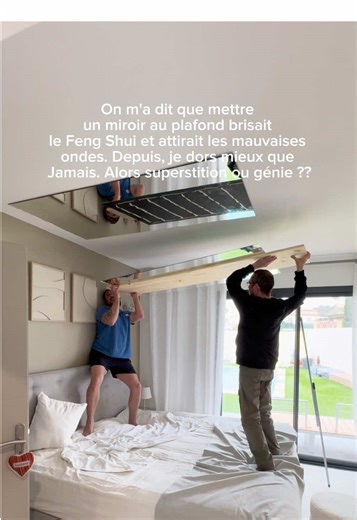 « On m'a dit que mettre un miroir au plafond brisait le Feng Shui et attirait les mauvaises ondes. Depuis, je dors mieux que jamais. Superstition ou pur génie ? » #pourtoi #roomtour #fyp #deco