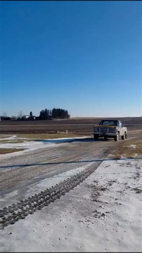Bigpeckerbecker92™️ (@oldfarmersgarage)’s video of Old Trucks