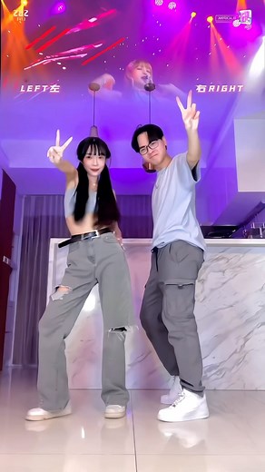 Pinhe 品赫 on Instagram: "· BLACKPINK 你最喜歡誰🖤💖 #Tutorial 學會了 找朋友一起試試看：） — Song : #BLACKPINK #ForeverYoung Singer : @blackpinkofficial — #Kpopdancer #DanceTutorial #블랙핑크 #舞蹈教學 #bornpink #blink #舞蹈"