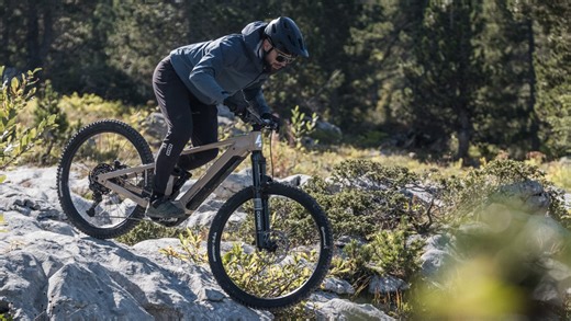 27.5in aint dead! Lapierre's new Overvolt e-bike can be mullet, 29er or full 27.5in at the flip of a chip - MBR