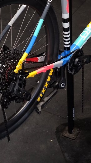 21K views · 125 reactions | Mini-Max V3 in the signature @savethepostalservice paintjob ✨️ We're super stoked to be showcasing this thing at @seaotterclassic on the 18th - 21st of April ✌️ | Omnium | Facebook