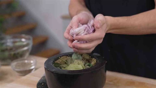 Why Home Cooks Love Making Authentic Thai Green Curry