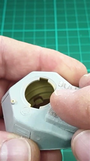 Plastic → cast metal.It’s all in the texture. #scalemodel