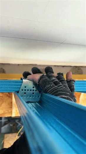 Keel clip installation