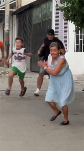 El camión 🚍 #humor #humorvibes #funnypictures #comedia #funnyphotos #funny #funnyimages #funnymemes