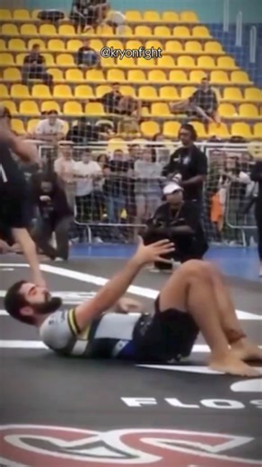 Gentileza gera... Valeu amigão! 🤣 #jiujitsu #nogi #memes #memesbjj #oss