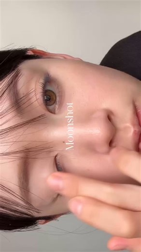 柚希 on Instagram: "'メルティングムードリップアンドチーク' ひとつで何役も担ってくれて、10色展開 で、4つのテクスチャーに分けられてて、、とっても優秀コスメ🙃♥️ シフォンマットの 05.ハンブルをメインに使ってみたよう〜 パウダーにはないツヤ感と、ほわ~っとした雰囲気がたまらなく好き/ @moonshot_jp メガポ期間中､お得にゲットするチャンスですん☆〜（ゝ。 #PR #ムーンショット #qoo10 #あざとけチーク #韓国コスメ"