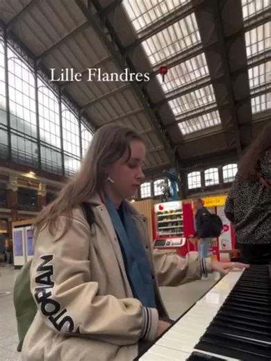 Piano en gare de Lille Flandres 🎹✨️ La danse des Chevaliers Roméo & Juliette Serguei Prokofiev @Алеся🎼 фортепиано в Спб🎹