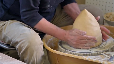 Crafting White Porcelain Dishes and Painting with Expert Paper Techniques