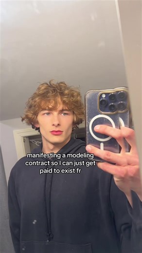 #modelingcontract #modeling #modeltok #manifesting #runway
