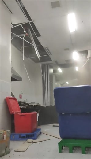 PRAY FOR DAVAO ORIENTAL 🙏🏻🙏🏻🙏🏻 BREAKING: A magnitude 7.6 earthquake struck Davao Oriental at 9:43 AM today, October 10, 2025, according to PHIVOLCS. The quake was recorded at a depth of 10 km, located 62 km southeast of Manay (07.09°N, 127.09°E). Authorities are monitoring possible aftershocks and tsunami alerts. Ctto:Resty Polinio | Ballog Ni Ilocano