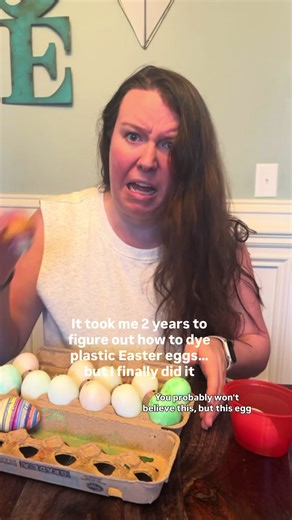 Dye Plastic Easter Eggs: The Working Method!