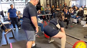 USPA University is here to help! instagram.com/uspauniversity All of the basics you need to know about spotting-and-loading in four minutes. 🧠 In this video, Lord Elliot sums up how to properly spot-and-load for the squat, bench and deadlift. Good spotters are the backbone of meets, keeping lifters safe and helping set the pace of how the meet flows. 🤝 While mistakes do happen, educated and experienced spotters will help prevent them, whether it be a weight misload or lifter injury. More educa