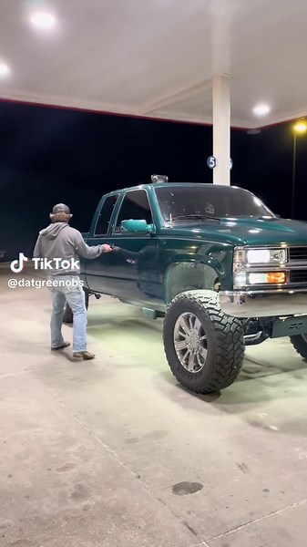 Yall said it’s squatted so I had to show you what a real lean rig is #obs #datgreenobs #foryoupage #truck #bubbatruck🌾 #lmlighting