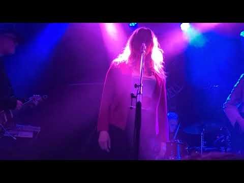 Black Box Recorder - The Facts of Life (live)