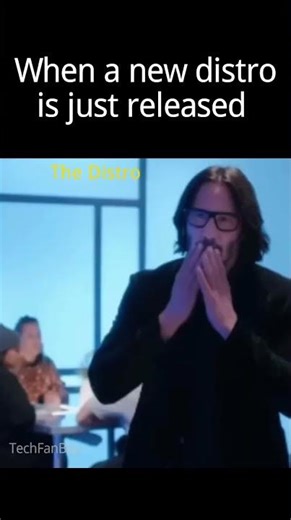 Dramatic entrance #distrotube #memes #linux