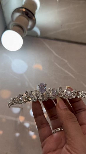 Woke up to these lovely gifts from Girl's Charming World 🌸 Thank u so much for all these pretty stuff. Truly loved each and every single items 🤍 Y’all should must visit her page to see more attractive items!! Y’all gonna love em! Xoxo 🫶🏻 | Ishyaa Tahsin