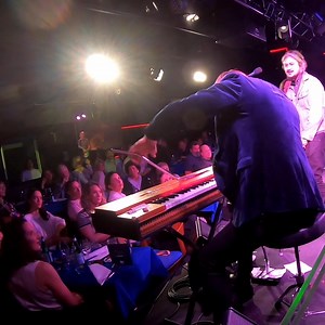 25K views · 719 reactions | Possibly my favourite PRINCE song.. He sure knows how to write a song that's fun to solo over. ▷ Comment “ bestofalbum “ below to grab my 12 track 'BEST OF' album for nothing | Lachy Doley | Facebook