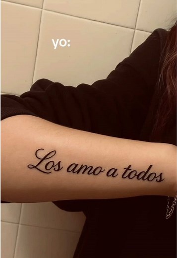 Cómo diseñar tatuajes de nombres usando IA
