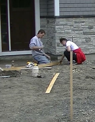Forming A Curved Concrete Sidewalk #Shorts