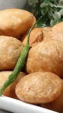Crispy Moong Dal Kachori Perfect way to make Khasta Kachori #kachori #cookierepeat #ytshorts