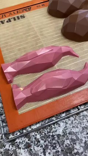 ● CHOCOLATE PENGUIN ORIGAMI● #easter #love #chocolate #chocolat #cacao #food #chocolaterie #chef #patisserie #paques #cacaobarry #satisfying #back #t