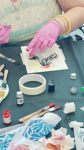press & destress #1: making a feathers mcgraw print using mimeoprinting methods