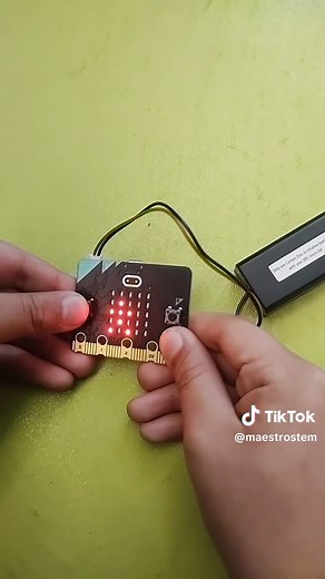 Atrapa el LED: Juego de Reflejos con Micro:bit