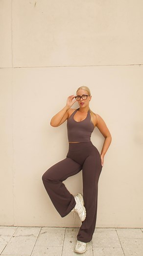 Lunch for 1 please 🤍 wearing Eddiy pants & Amilie bra @yeoreo_official | Simone Christensen