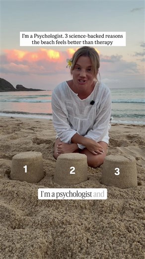 If the beach feels like therapy… you’re not imagining it 🌊 There’s actual psychology behind why your nervous system softens here. ✨ Rhythm Slow, predictable waves give your brain consistent sensory input. And your body reads consistency as safer than chaos. ✨ Attention Nature holds your focus without demanding anything from you. You’re watching. Listening. Not solving problems. Your brain finally gets a break from effort. This is called attention restoration. ✨ Sensory input Sound of waves. Mov