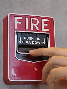 Fire firefighters Pull Fire Alarm during a London City Council meeting with no emergency 🤦‍♂️ Guy running for sheriff saw it and does nothing even though he witnessed a city employee/ fire fighter pulled it maliciously! What would happen if you and I did that? What should happen to the detective that witnessed it and the city employee that pulled the alarm? 🤔 | Rick Coffman