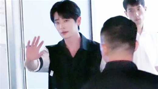王玉雯、白鹿、于洋、丞磊、辛云来、尤长靖、胡彦斌、孟佳、张碧晨、丁程鑫、李雪琴、蔡正杰等长沙酒店出入记录[打call][打call][打call]