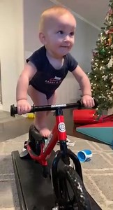 Give a gift that truly grows! This is the perfect unplugged introduction, teaching your baby center of gravity and confidence before they even walk. It’s the smart start to a lifetime of adventure. | Strider Bikes