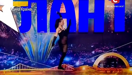 WoW Girl Unbelievable and very amazing performance