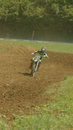 Engineered to perform, tested to prove it. The Flux Primo is about usable power: Instant torque, 85 HP, 7.9 kW battery pack, virtual clutch for precise traction control, and a lightweight package that keeps you in control from holeshot to finish. Developed by engineers who don’t trade hype for results. The best way to understand it is to ride it. Sign up for test ride via link in BIO. 🏍 Rider: @bubnic.miha234 . . . #FluxPerformance #RideMore #noBS #offroad #ohlinsracing #KYB #Brembo #transportd