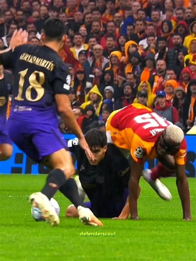 Osimhen vs Cubarsi & Martin 💀