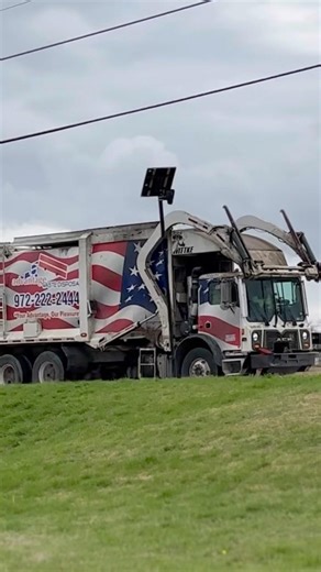 Advantage Waste Disposal Garbage Truck