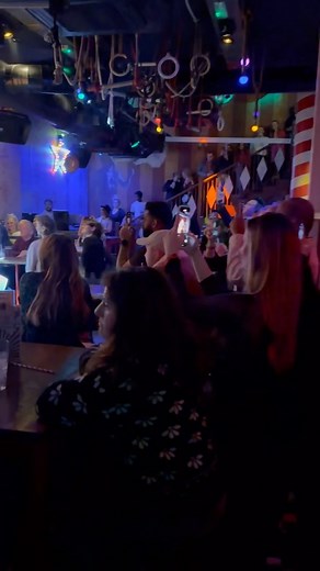 Another weekend has come and gone at Trapeze and we absolutely cannot wait to do it all again! 🙌 If you’re looking for a weekend filled with jaw dropping entertainment, bottomless brunching, an unrivalled party and more cocktails than you can shake a Ringmasters hat at then you are in luck! Hit the link in our bio or visit our website to find out more info and book your table! 🎪🎉 . . . . . . . . . #trapezebarshoreditch #shoreditchlondon #shoreditchbars #bestbarslondon #circusbar #circus #circ