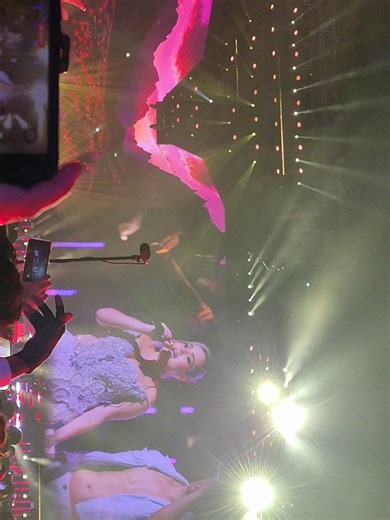 mi hrrmana y yo aún nl superamos el concierti. #concierto #corazonserrano