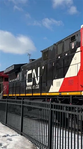 CN SD40-2W with a North America emblem