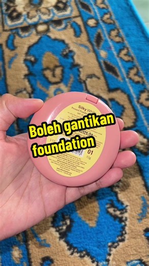 Kalau malas nak topup make up,cukup pakai bedak ni🥰 #bedaksilkywhite #slikywhite #bedakviral #spf15 #code01