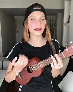 LA QUIERO A ELLA - LA CHAMPIONS LIGA (UKELELE COVER)