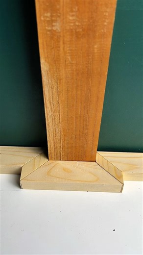 You wouldn’t expect this to work… but it does 😳#woodworkinglife #perfectfit #diybuild #skills #fyp