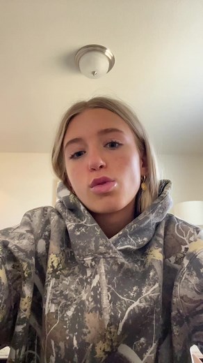 Front Row Benny Receives Heartwarming Hug from Benson, Jaylee Sanders, Benson Boone, and Daniel Seavey