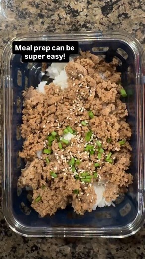 The easiest meal prep is using leftovers. I made too much for our appetites yesterday for lunch so it turned into our meal prep for the first part of the week! It made for the easiest Sunday night prep I have had in a long time. I just weighed what we had for leftovers and then split that into four dishes. Done! Don’t over complicate meal prep! | Planned Then Prepped