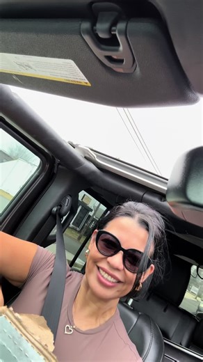 When he knows exactly how to make you smile- 😀 @pedrosantiago8685 ❤️ Love adding to my anatomy book collection. 💕 !!#philly #aestheticPA #aestheticmedicine #cotofanaanatomy