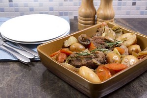 How to Cook Neck Bones and Potatoes on the Stove - Tiny Kitchen Divas