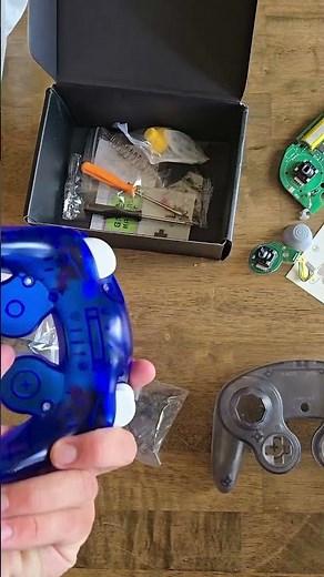 Is this the new Gamecube Wavebird? || 8BitDo Mod Kit for Original NGC Controller